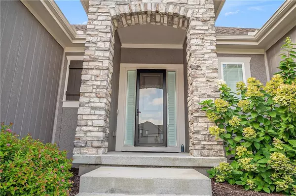 Parkville, MO 64152,7150 NW Clore DR