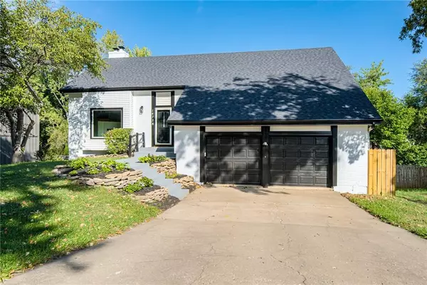 14728 W 93rd ST, Lenexa, KS 66215