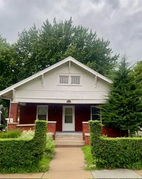 2222 N 3rd ST, St Joseph, MO 64505