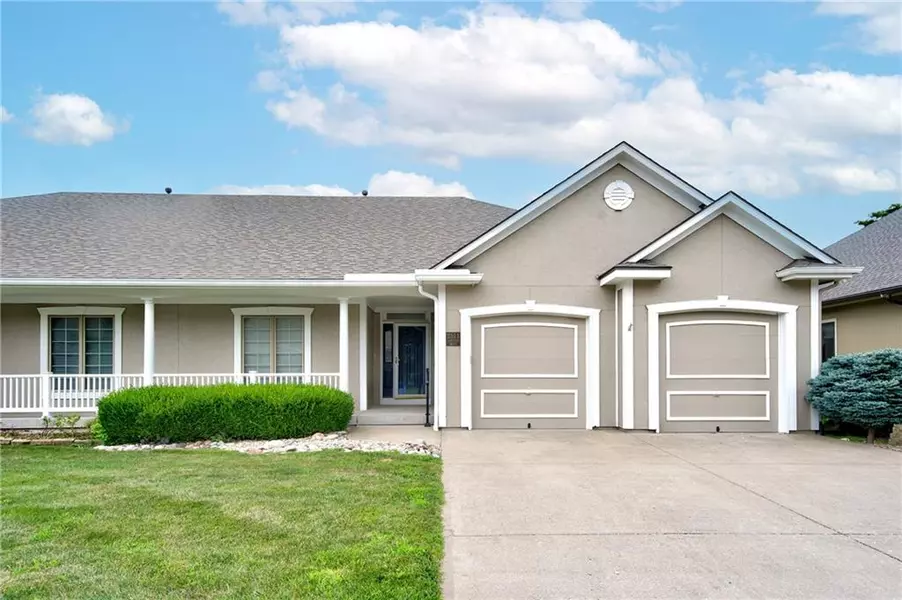 2511 NW Ashurst DR, Lee's Summit, MO 64081