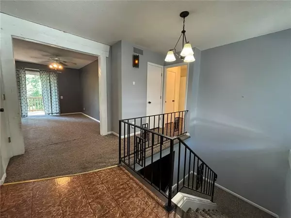 St Joseph, MO 64506,5110 N Mockingbird LN