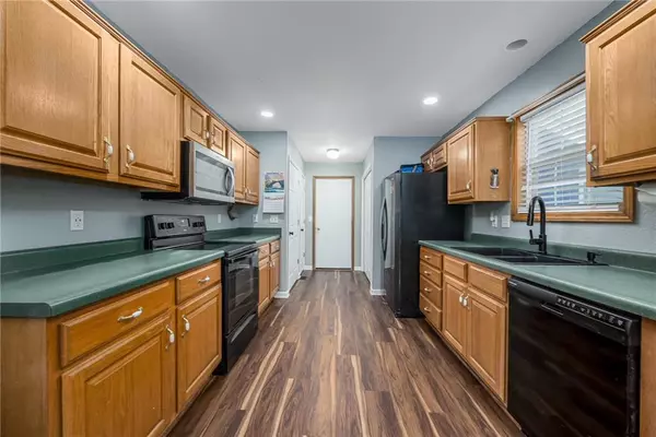 Tonganoxie, KS 66086,511 E 12th TER