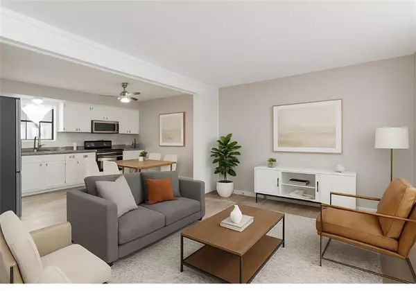 De Soto, KS 66018,8265 Hill CIR