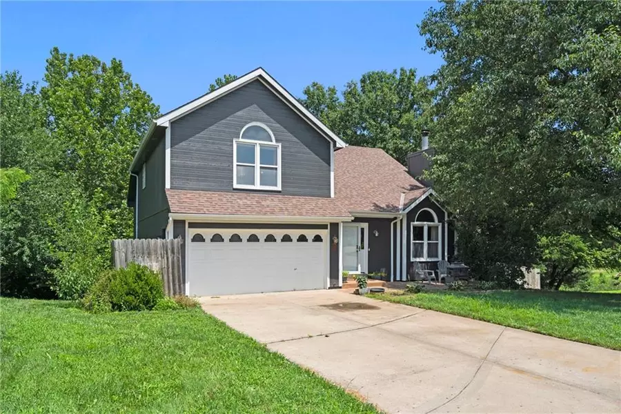 8 Sherry CT, Smithville, MO 64089