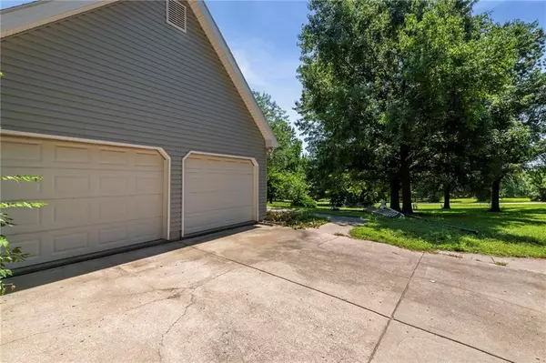 Liberty, MO 64068,18200 NE 77th ST