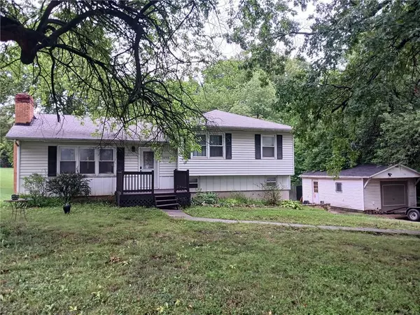 Independence, MO 64050,16104 E COGAN LN