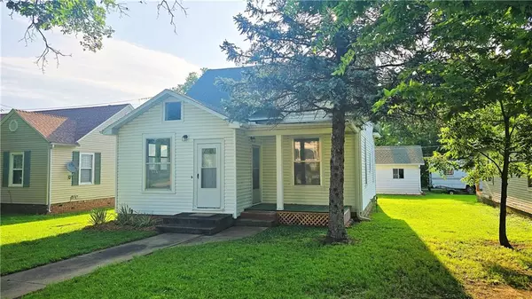 Fort Scott, KS 66701,813 S National AVE