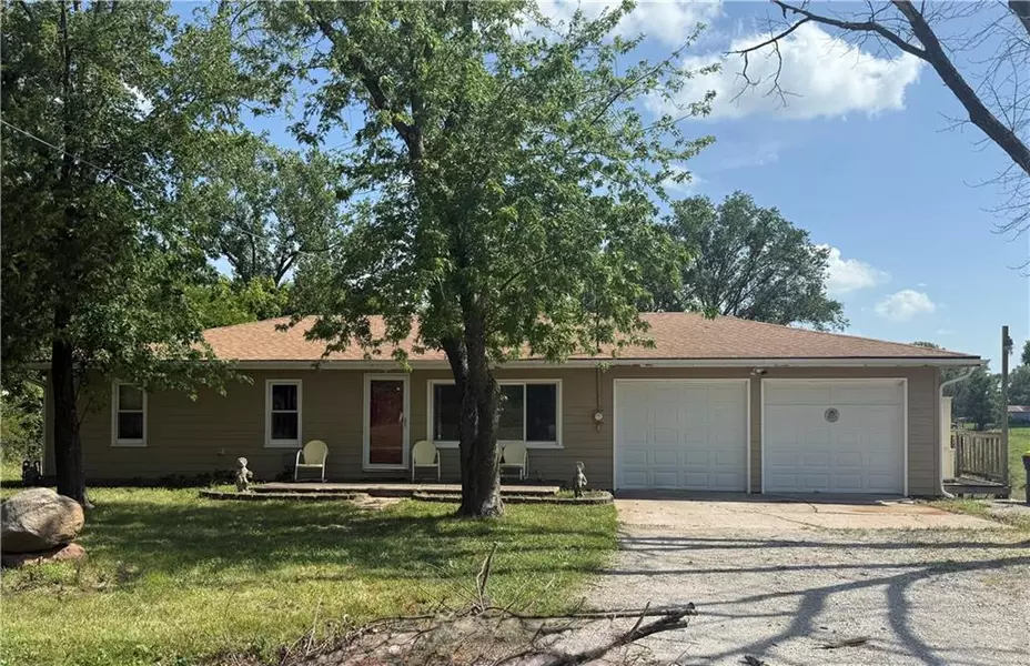 610 Edwardsville DR, Edwardsville, KS 66111
