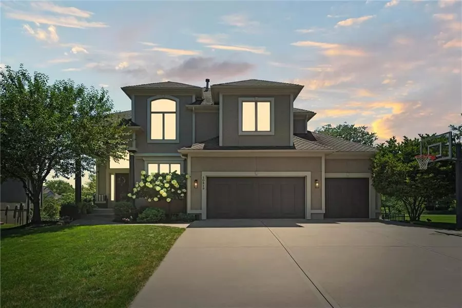 10819 W 143rd TER, Overland Park, KS 66221