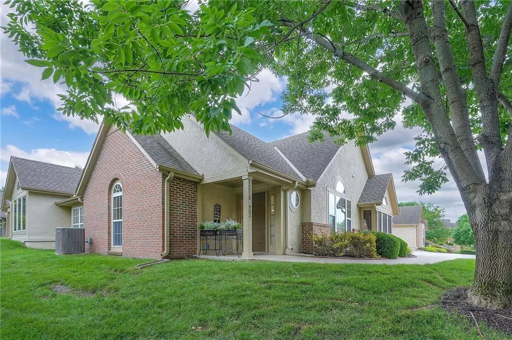 Olathe, KS 66062,14016 W 151st TER #903