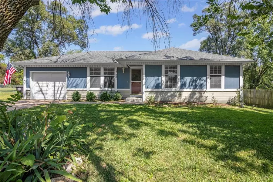 17201 Cerrito DR, Belton, MO 64012