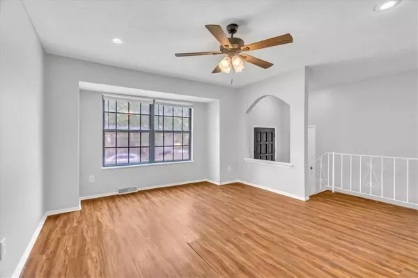 Independence, MO 64056,20107 E Blue Mills CT