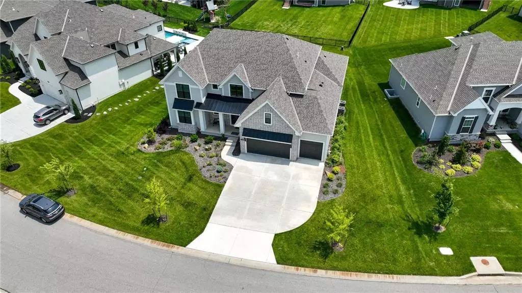 17137 Barton ST, Overland Park, KS 66221