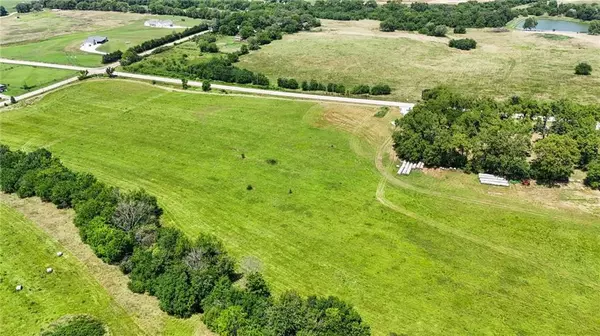 Lawrence, KS 66046,15 ac 0000 N 1000 RD