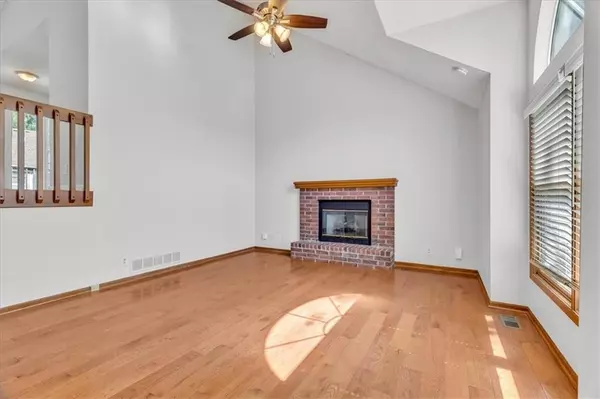 Overland Park, KS 66223,15612 Barkley ST