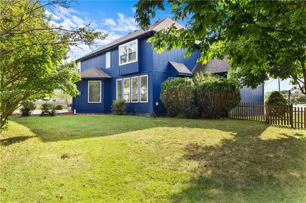 Lee's Summit, MO 64064,5920 NE Coral CIR