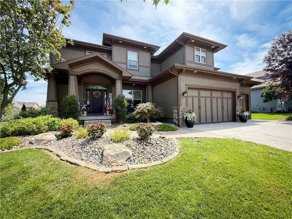 1225 Kingsland CIR, Raymore, MO 64083