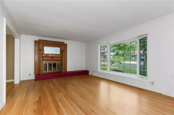 Overland Park, KS 66207,5911 W 94th TER
