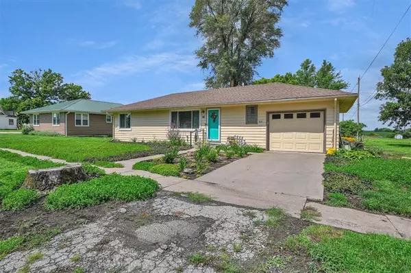 Winchester, KS 66097,208 4th ST