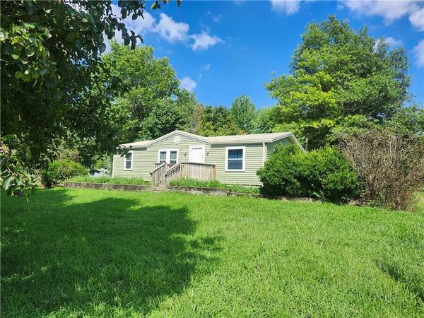 110 Camp Fire DR, Linn Valley, KS 66040