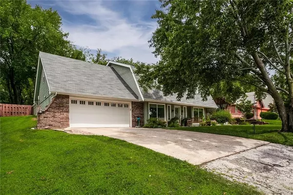 12010 E Park ST, Sugar Creek, MO 64050