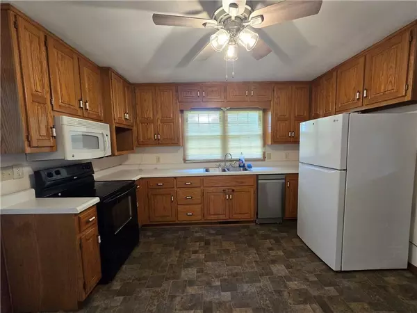 Windsor, MO 65360,606 S Windsor ST