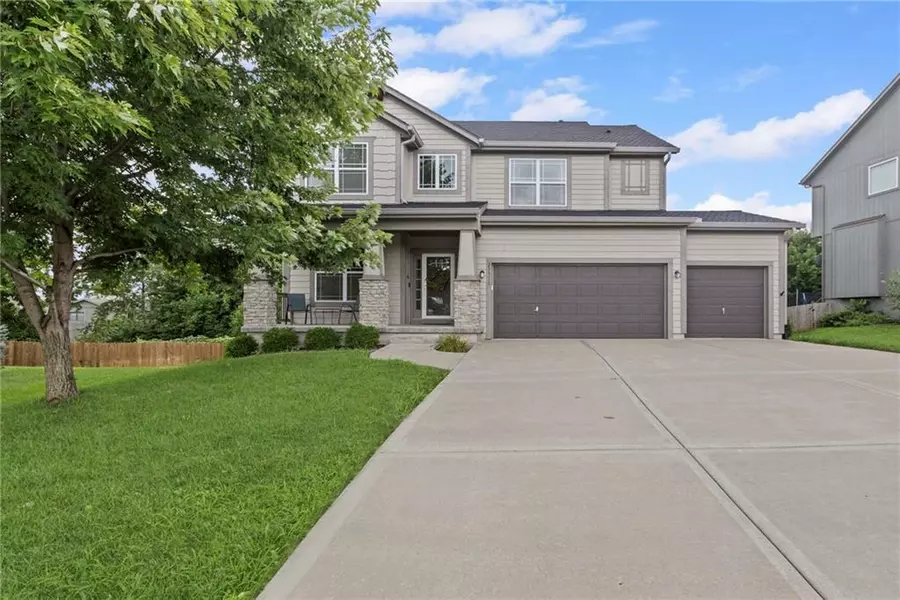 23313 W 52nd TER, Shawnee, KS 66226
