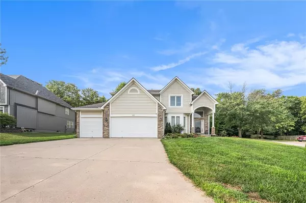 1412 SW Trail Ridge DR, Blue Springs, MO 64015