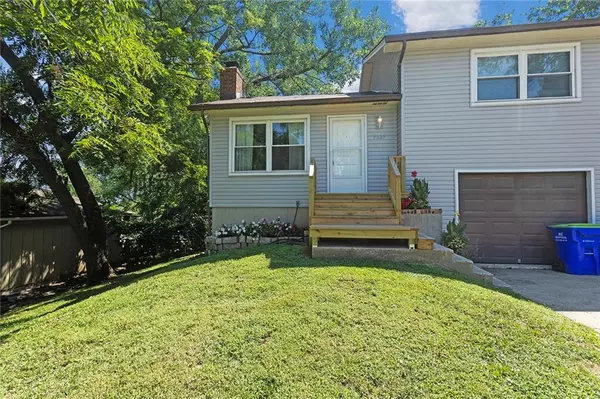 Merriam, KS 66203,5225 Farley CT