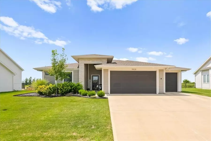 19528 Amherst ST, Gardner, KS 66030