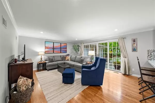 Prairie Village, KS 66208,8124 JUNIPER DR
