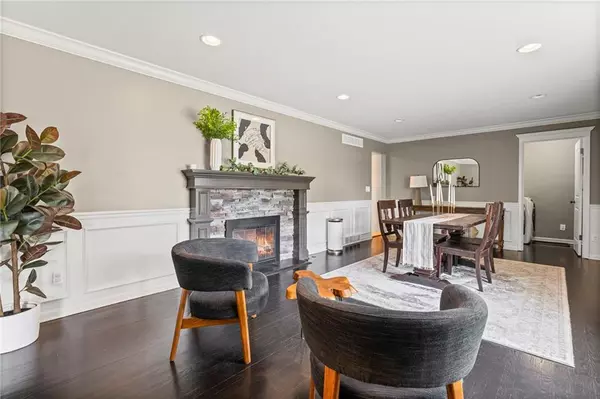 Leawood, KS 66206,9832 Overbrook CT