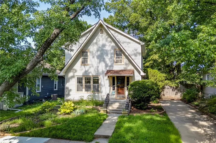 1807 Alabama ST, Lawrence, KS 66044