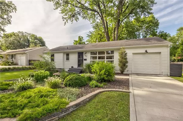 Prairie Village, KS 66208,5203 W 76th TER