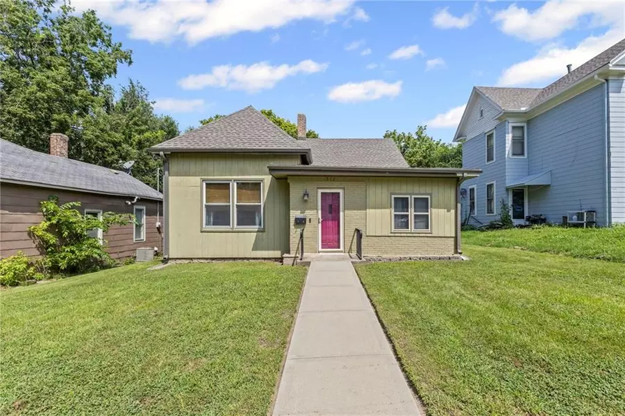 312 Vine ST, Leavenworth, KS 66048