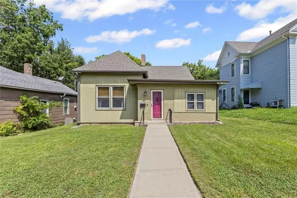 312 Vine ST, Leavenworth, KS 66048
