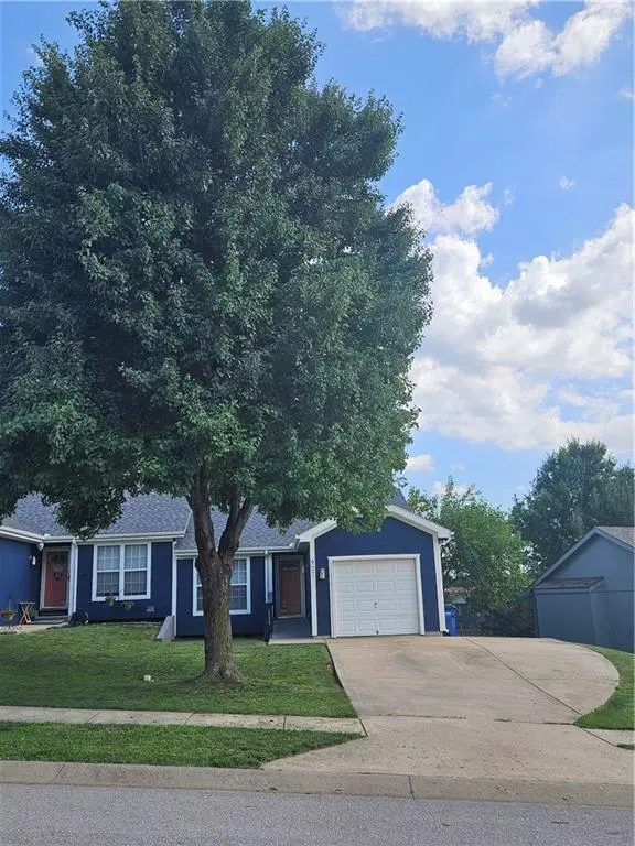 Liberty, MO 64068,907 Bunting LN