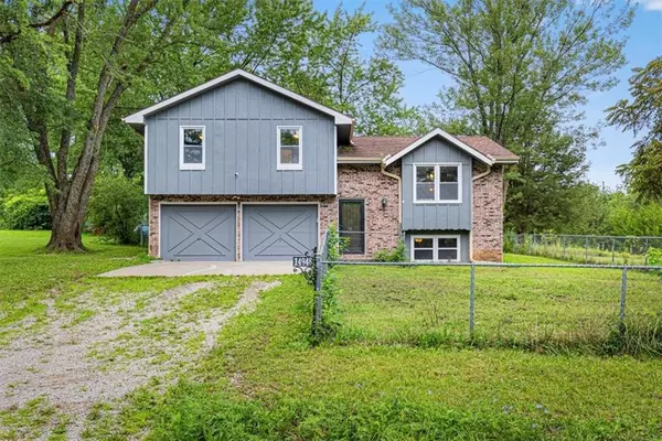14948 Lakeside DR, Excelsior Springs, MO 64024