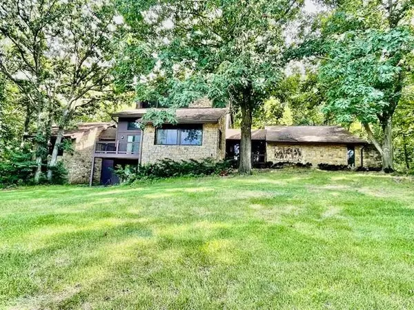 Lake Quivira, KS 66217,565 W Mohawk ST