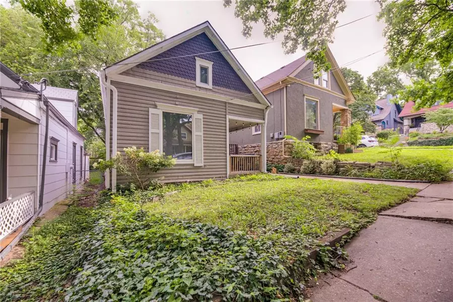 618 E 42nd ST, Kansas City, MO 64110