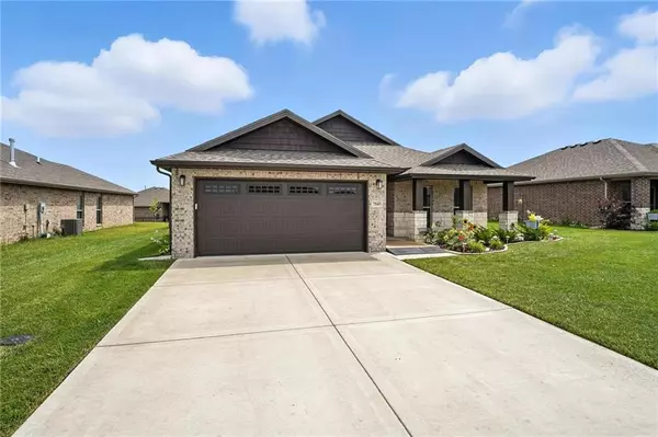 7543 Belmont DR, Shawnee, KS 66227
