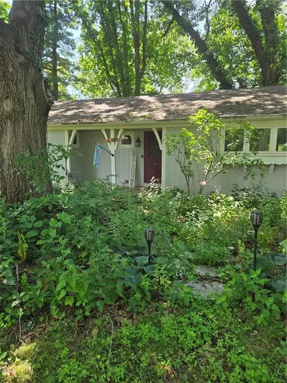 Overland Park, KS 66204,6914 GLENWOOD ST