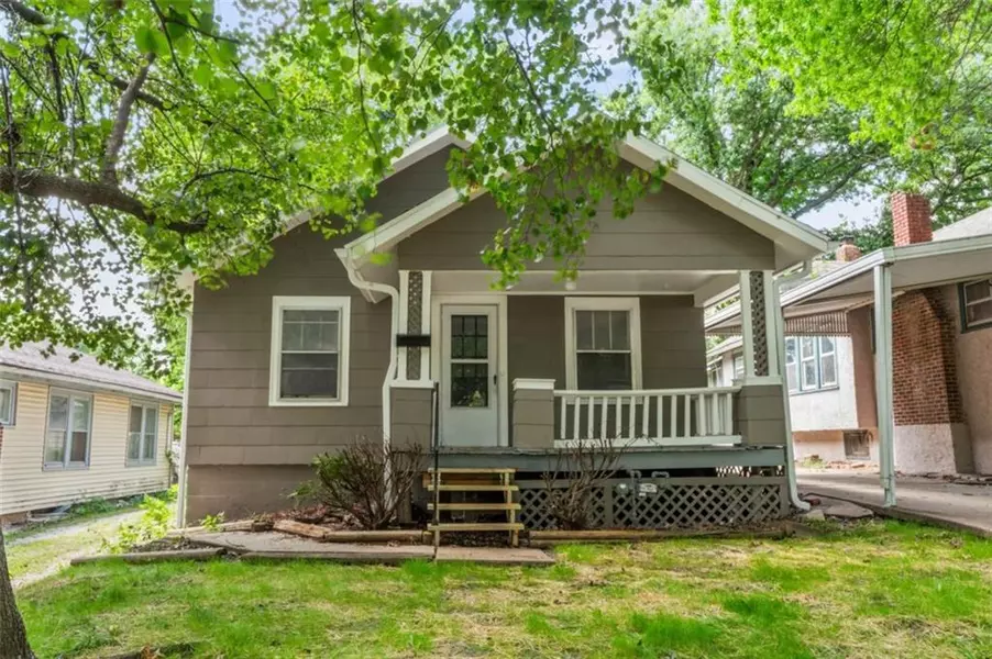 1908 S Willow AVE, Independence, MO 64052