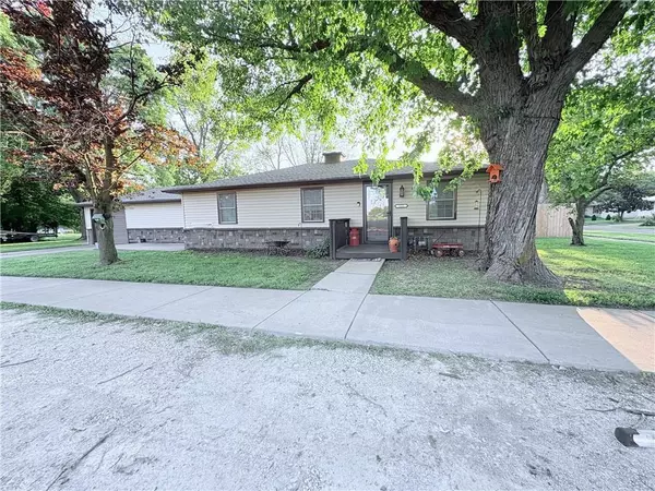 322 N 4th ST, Drexel, MO 64742