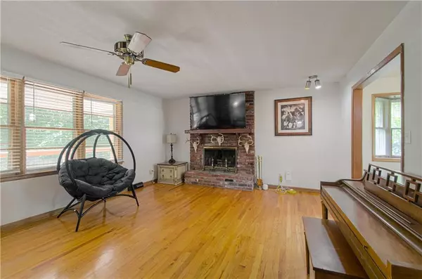 Liberty, MO 64068,1476 Hemlock DR