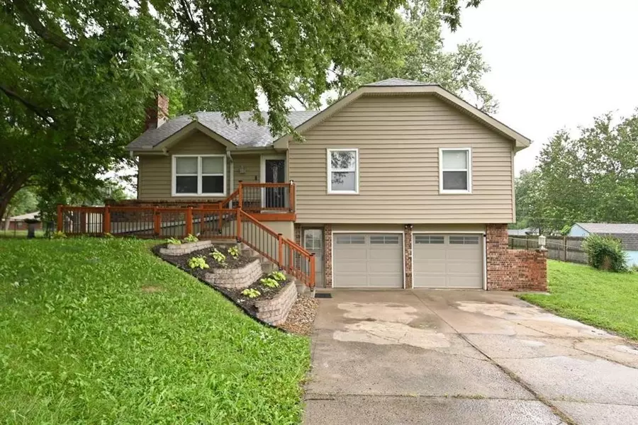1019 NE 114th TER, Kansas City, MO 64155