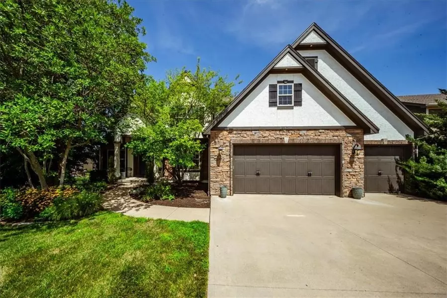 14420 NW 66th ST, Parkville, MO 64152