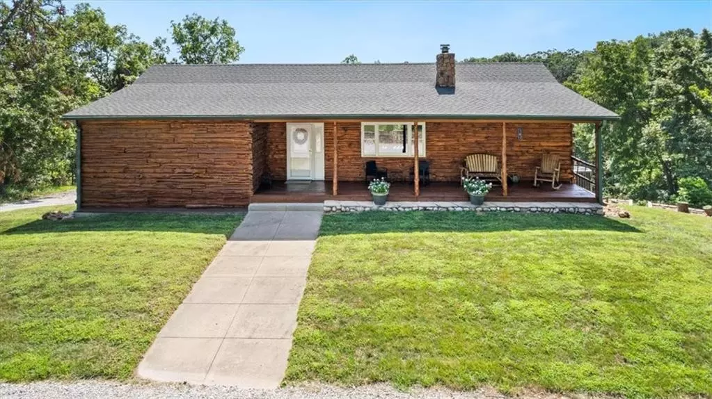 28060 Uncle Bob AVE, Clinton, MO 64735