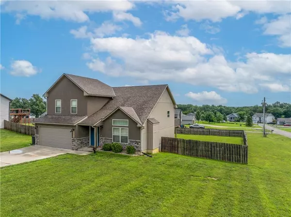 Warrensburg, MO 64093,223 SE 141 RD