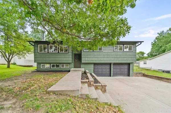 6707 N Flora AVE, Gladstone, MO 64118